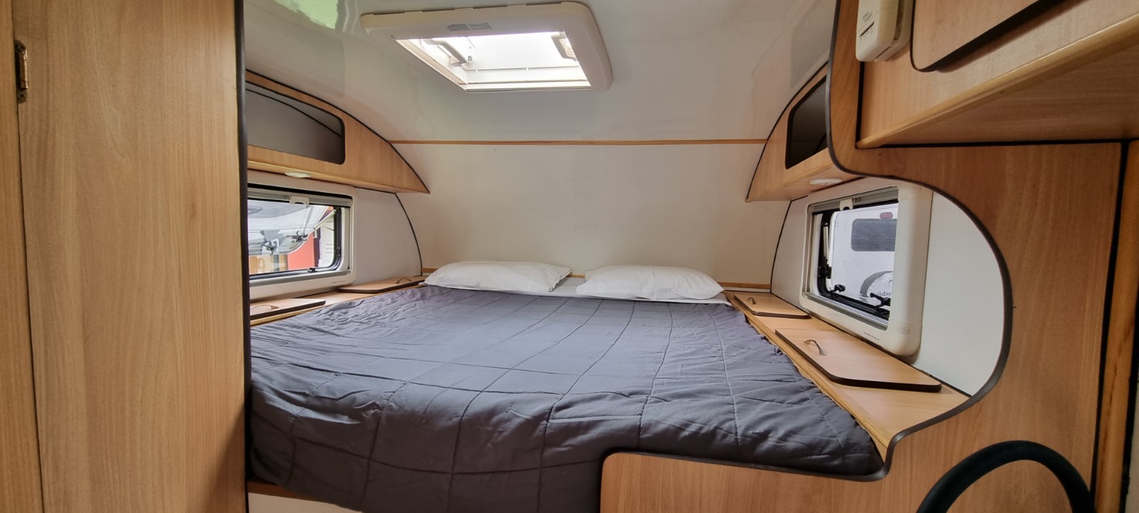Patagonia Camper double cabin 4x4 interior (2)