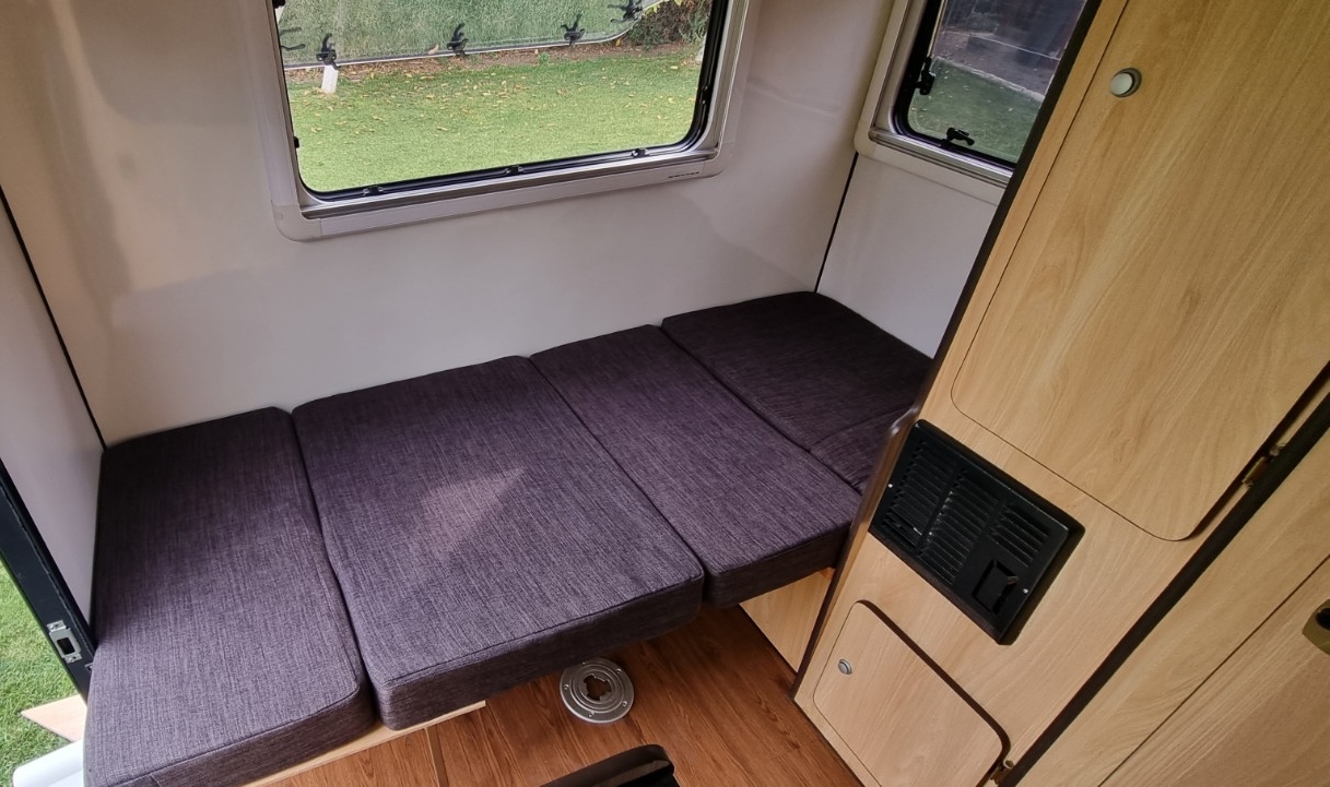 Patagonia Camper double cabin 4x4 interior (5)
